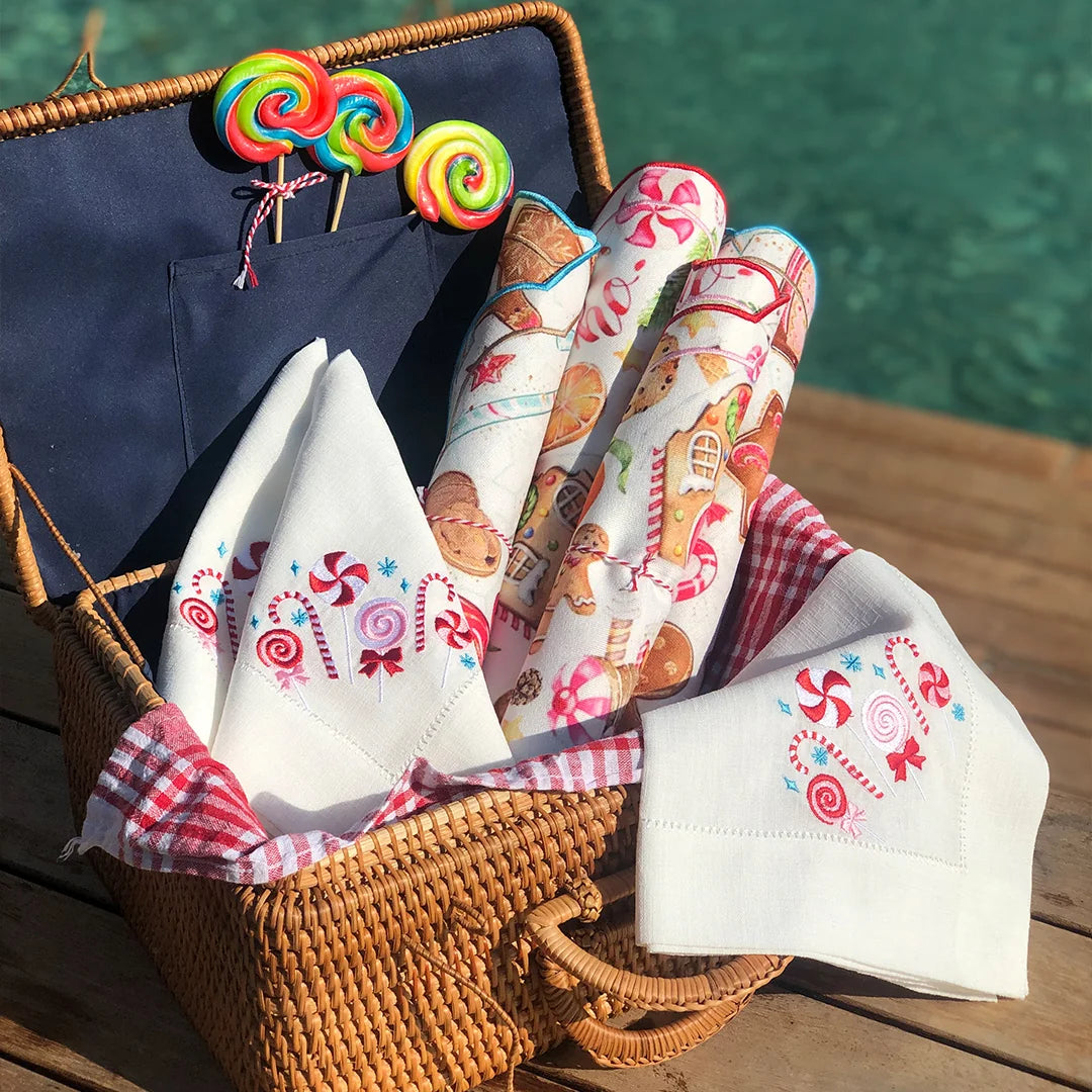 NEW YEAR CANDY CANE DINNER NAPKIN (SET OF 4)