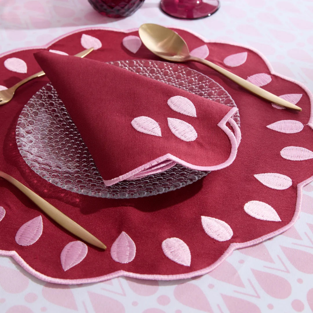 SCARLET NAPKINS BURGUNDY (SET OF 4)