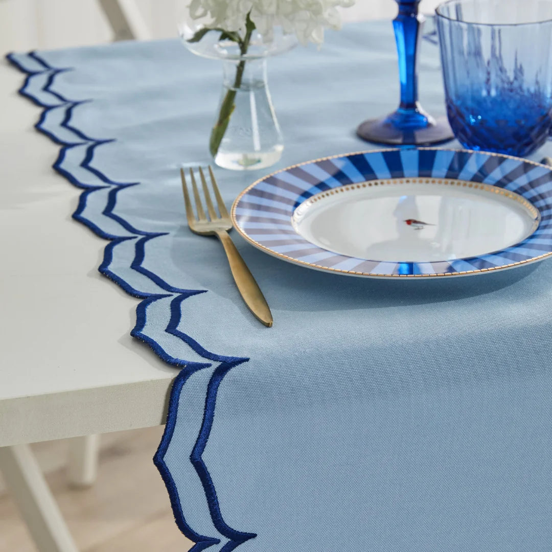 FIONA RUNNER LIGHT BLUE
