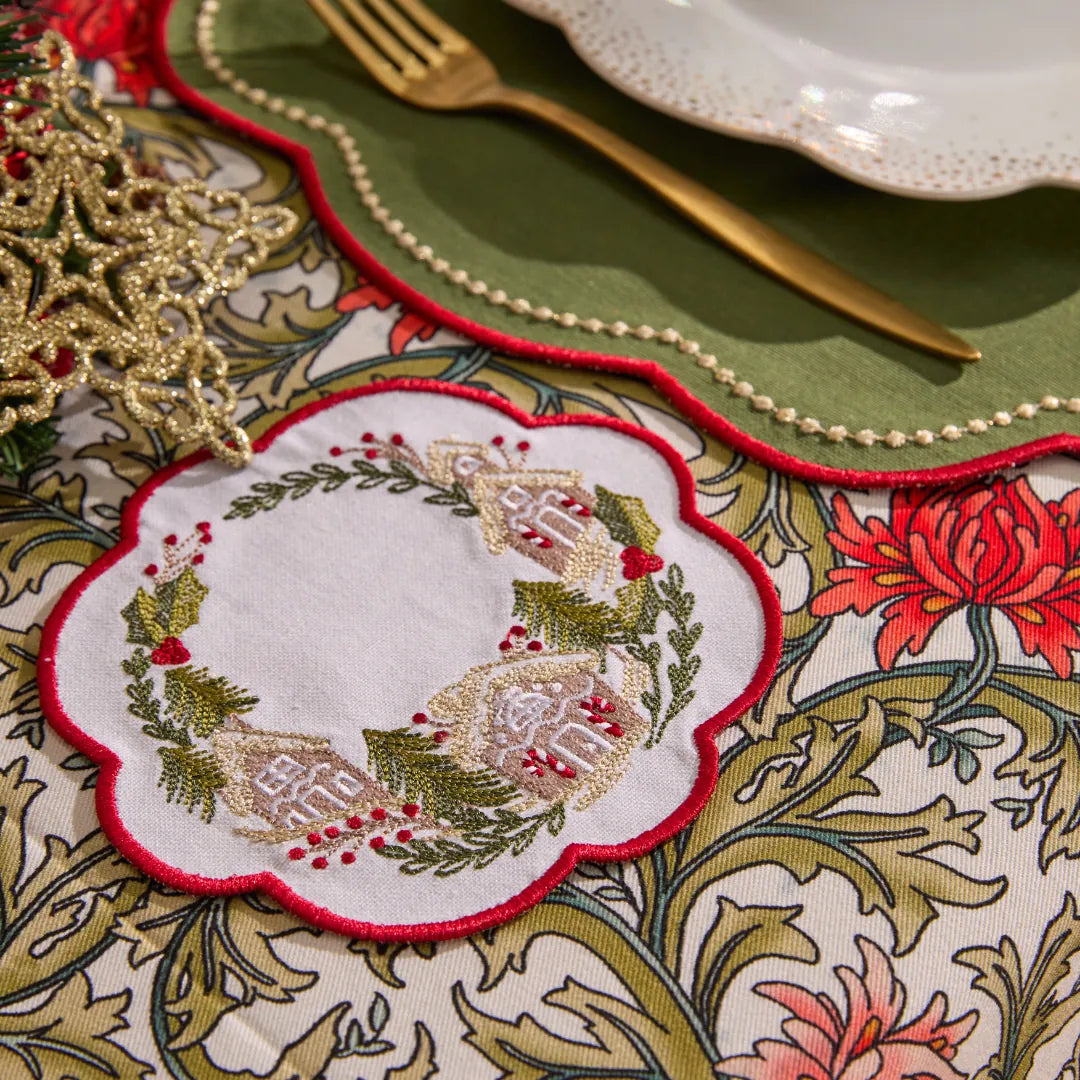 NEW YEAR COCKTAIL NAPKINS RED (SET OF 4)