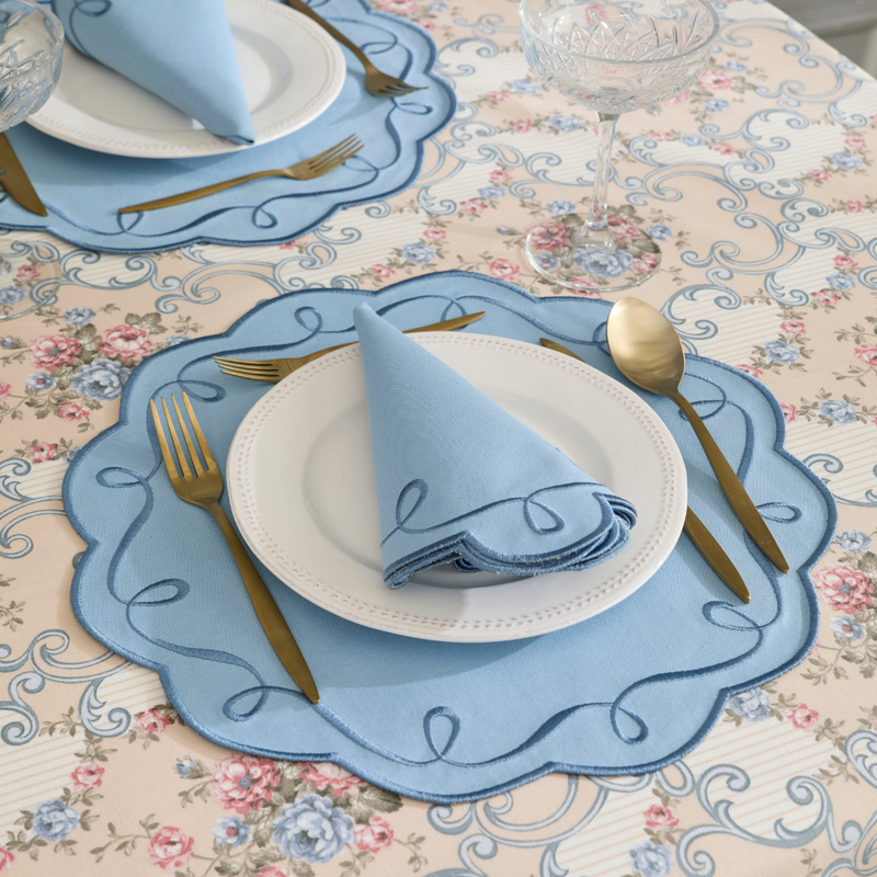 BELLA TABLECLOTH