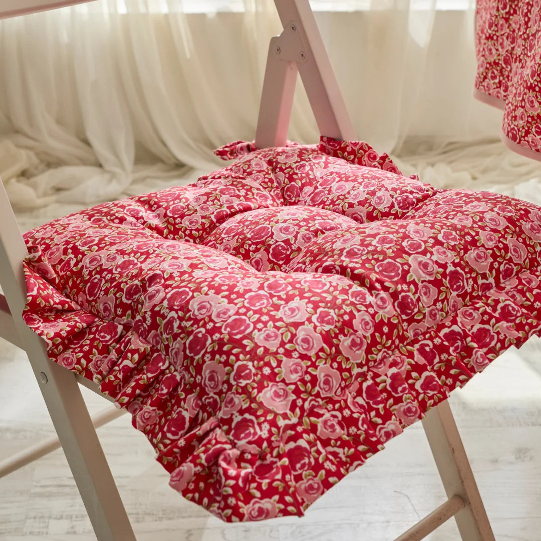 ROSE BOUQUET FILLED CUSHION